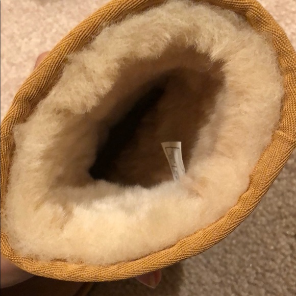 Brand New! UGGS! Size 5 - Picture 5 of 6